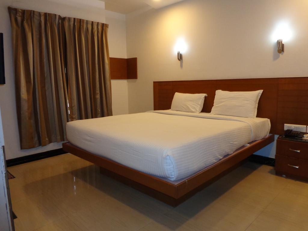 Hotel Sanu International Nāmakkal Zimmer foto