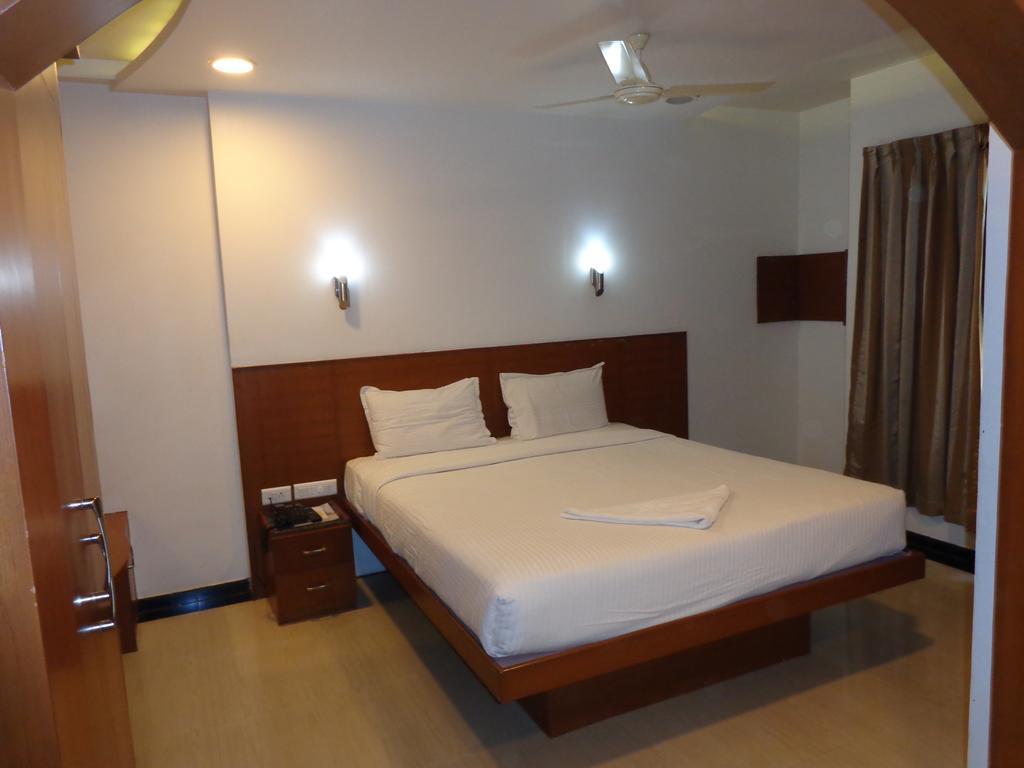 Hotel Sanu International Nāmakkal Zimmer foto