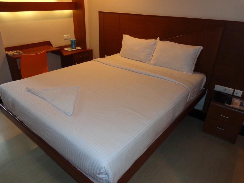 Hotel Sanu International Nāmakkal Zimmer foto