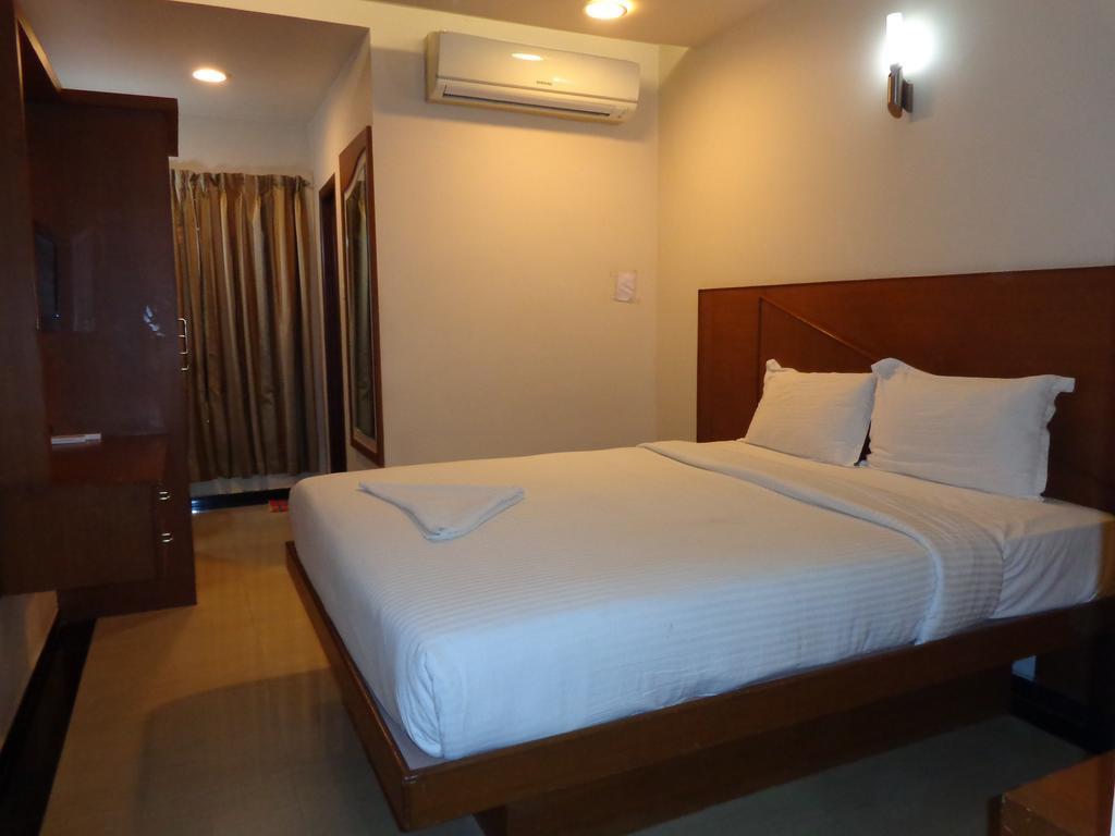 Hotel Sanu International Nāmakkal Zimmer foto