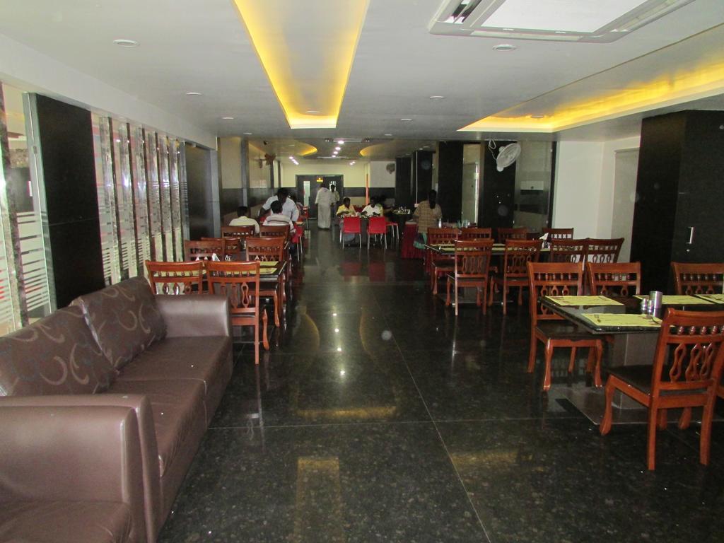 Hotel Sanu International Nāmakkal Exterior foto