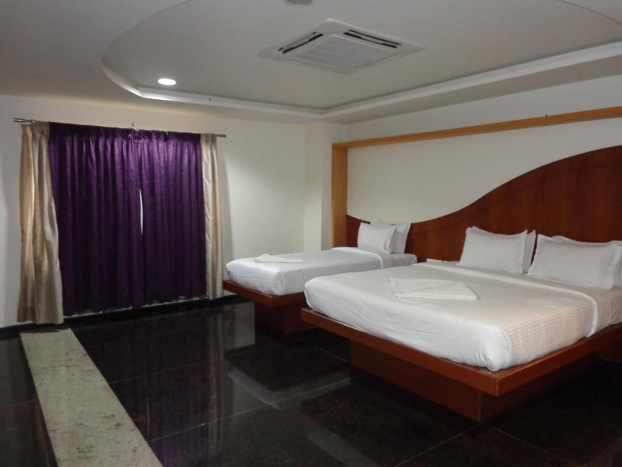 Hotel Sanu International Nāmakkal Exterior foto