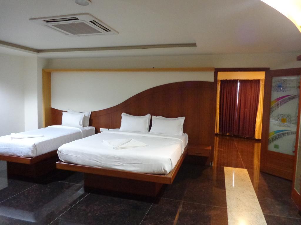 Hotel Sanu International Nāmakkal Exterior foto