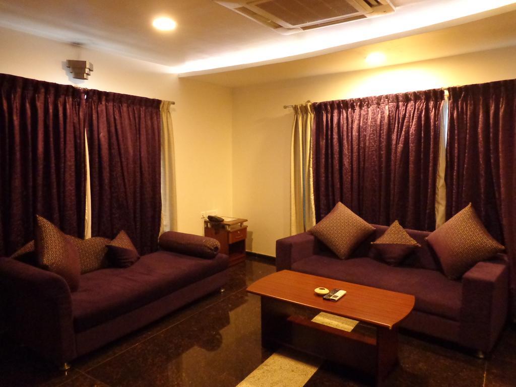 Hotel Sanu International Nāmakkal Exterior foto